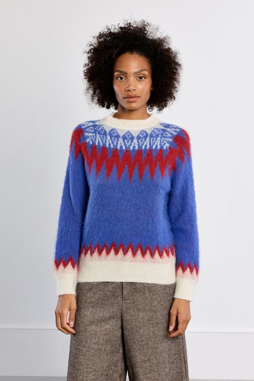Pull aux motifs géométriques