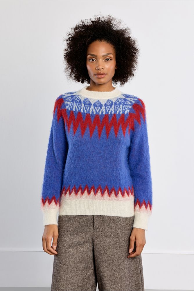 Pull aux motifs géométriques