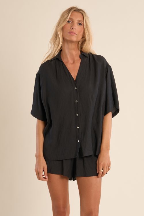 Wide shirt