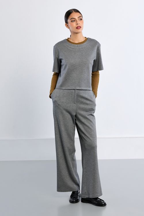 Pantalón largo perneras anchas