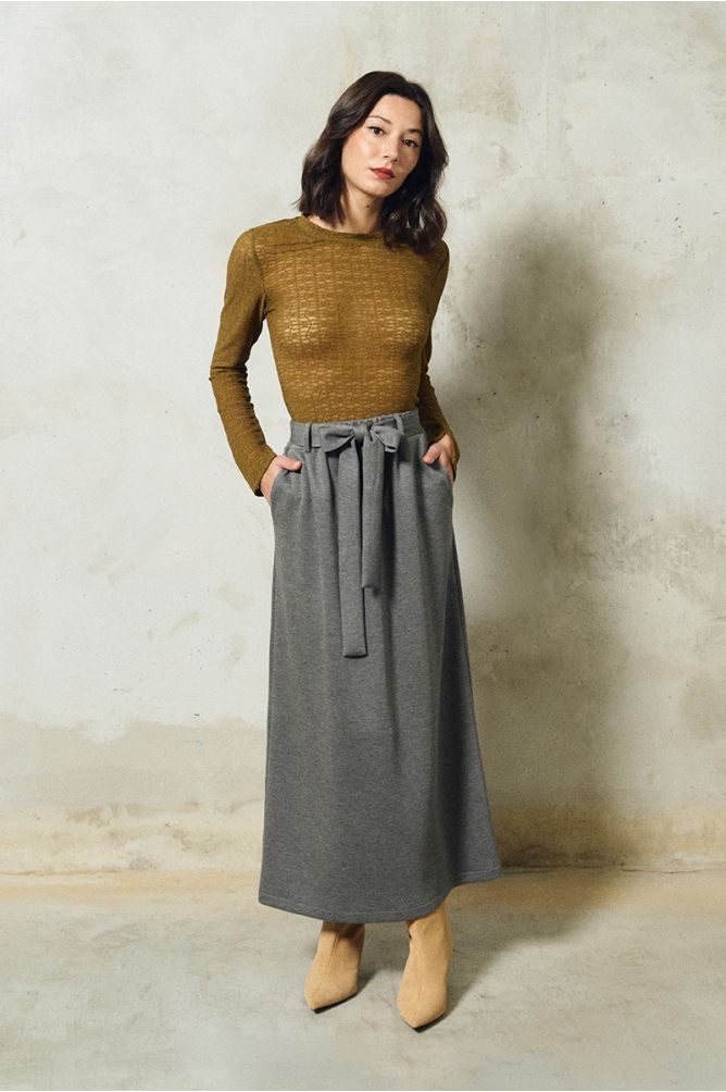 Falda larga detalle lazada