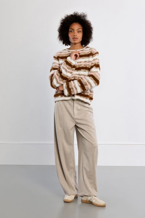 Pull rayé, duveteux