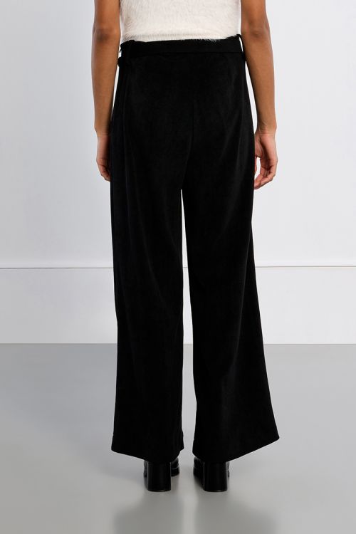 Pantalón largo tipo cullote con cinturón 