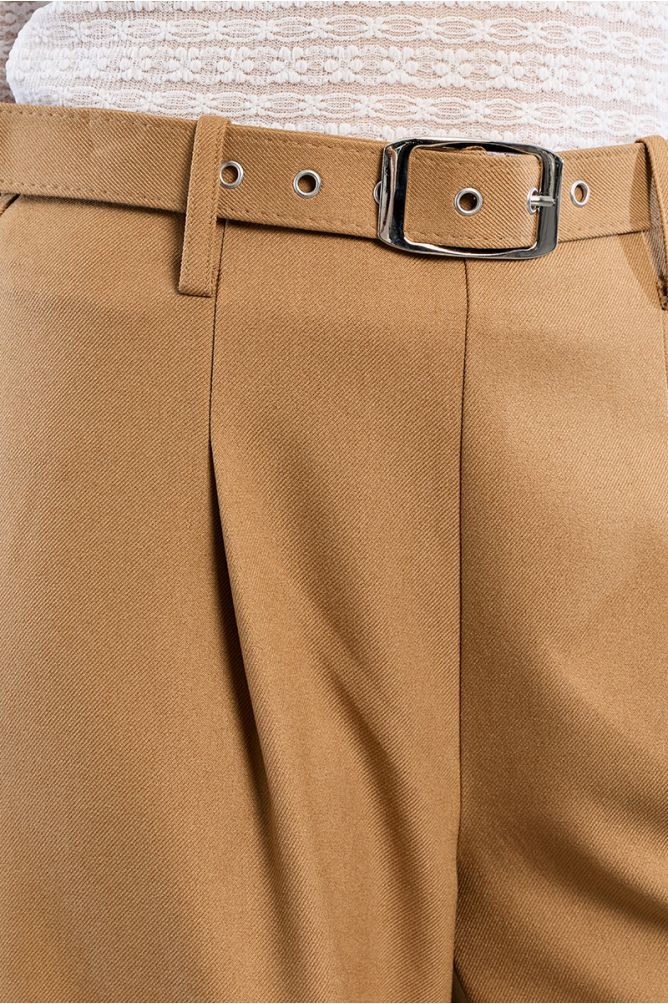Pantalón largo tipo cullote con cinturón 