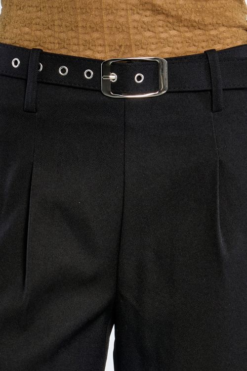 Pantalón largo tipo cullote con cinturón 