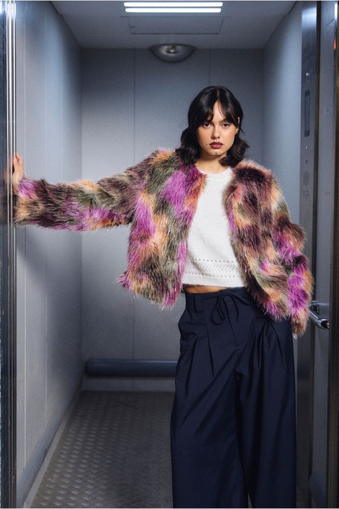 Veste en fausse fourrure, multicolore