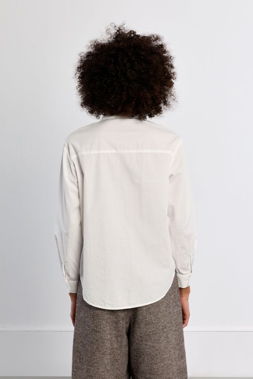 Chemise en popeline de coton, avec col à nouer