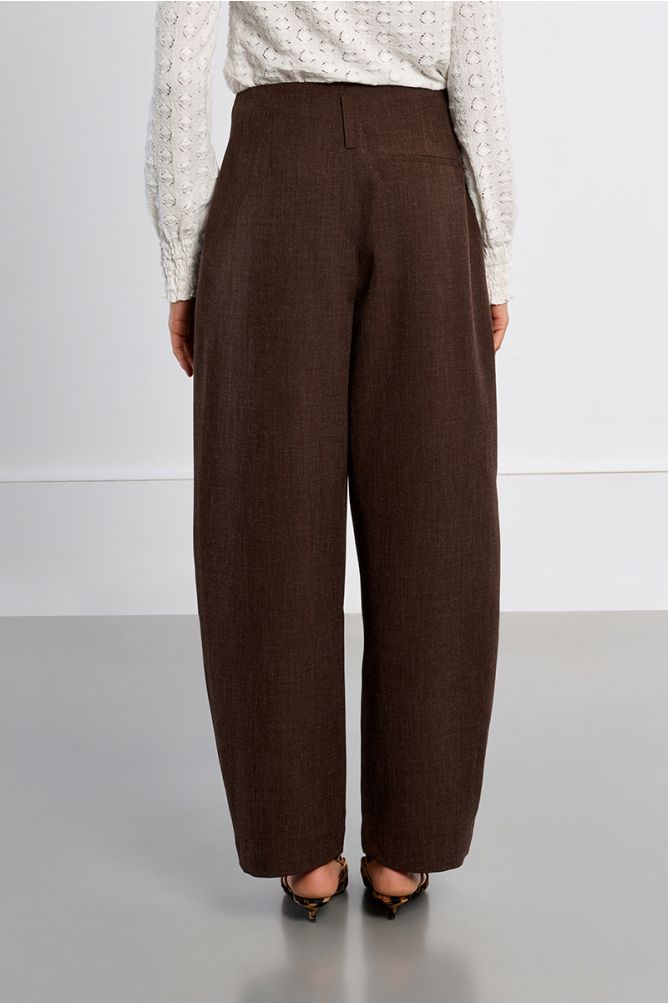 Barrel trousers, pleated