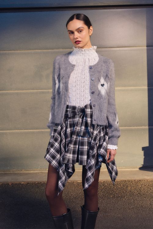 Asymmetrical mini skirt, checked