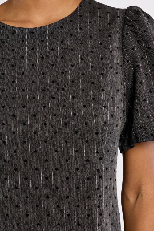 Vestido de manga corta abullonada con estampado