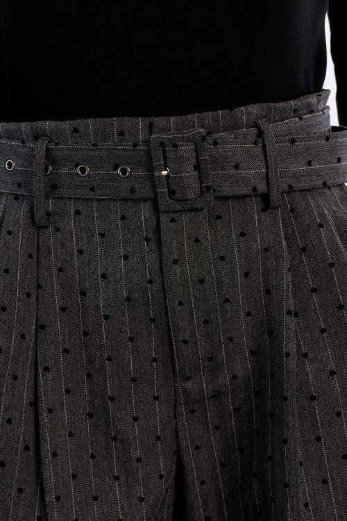 Short midi rayé, à cœurs