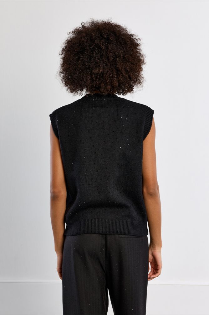 Sleeveless sweater, with sequins