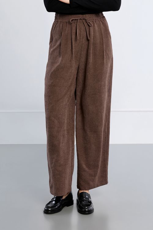 Pantalón largo perneras anchas