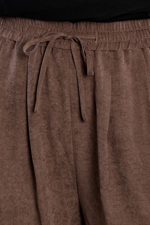 Wide-leg pants, high waist