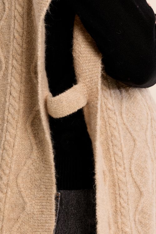 Poncho asimétrico con cuello alto