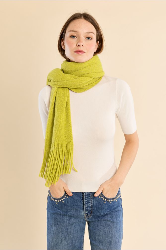 Plain scarf, fringed