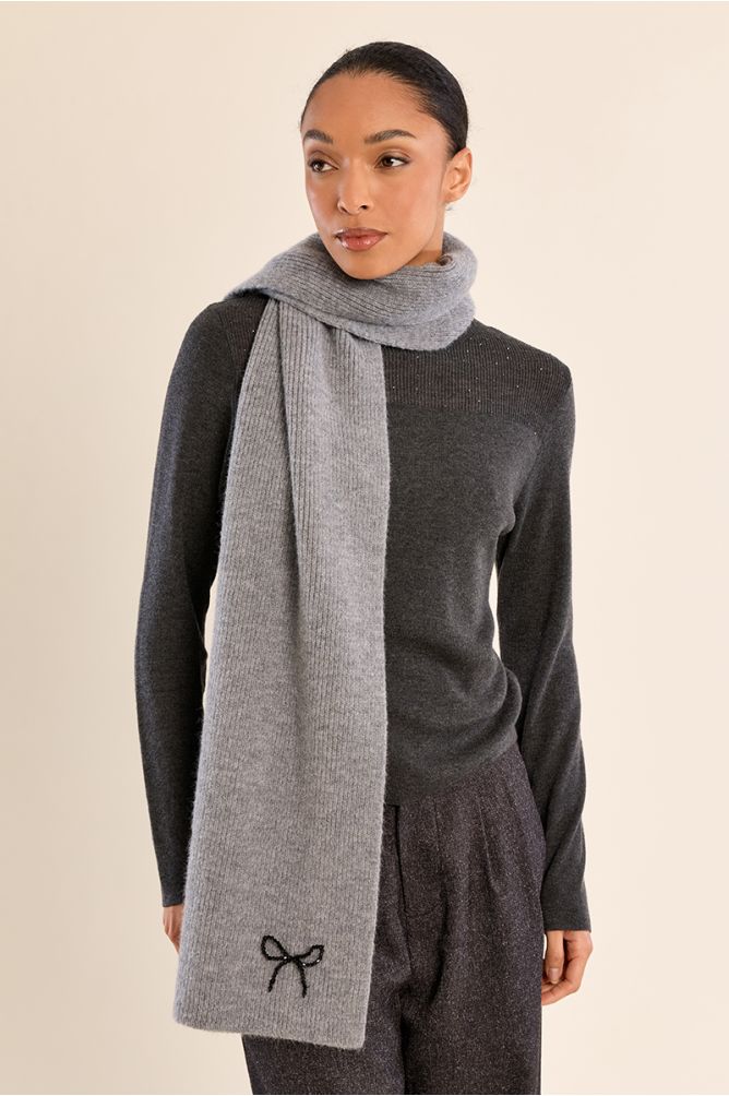 Ribbed knit scarf, embroidered bow