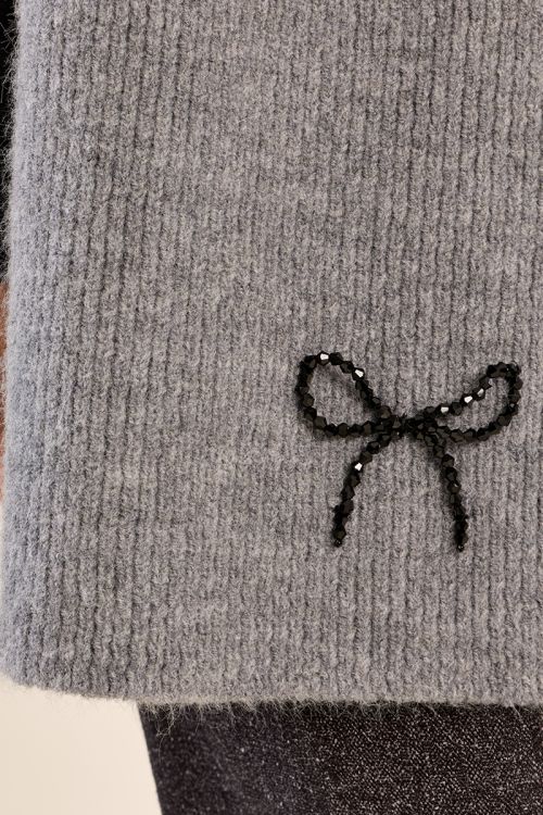 Ribbed knit scarf, embroidered bow