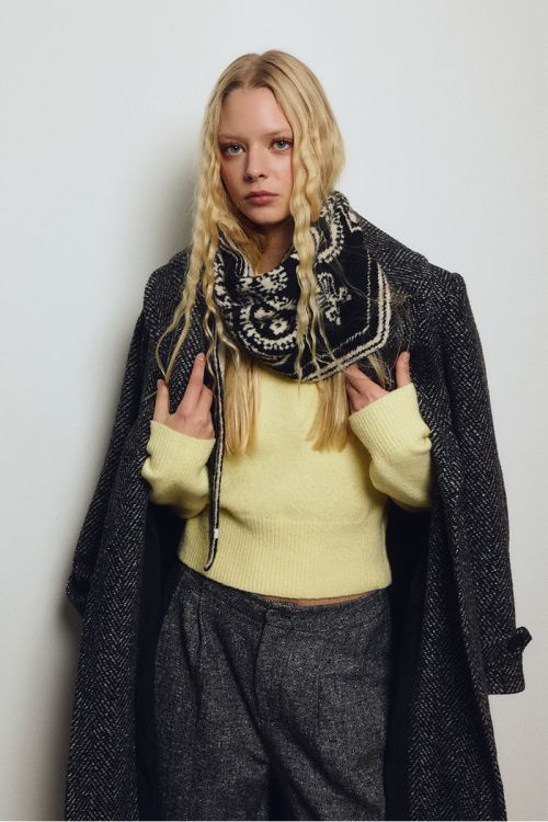Bandana scarf, knitted