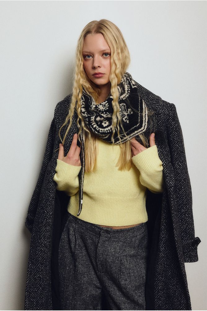 Bandana scarf, knitted