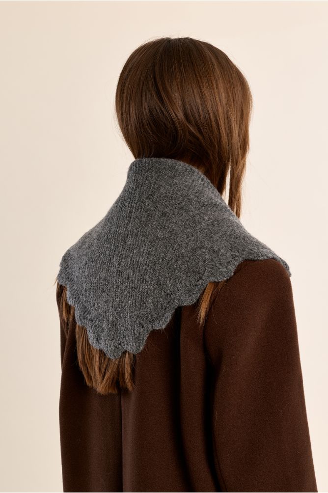 Knitted collar, openwork embroidery