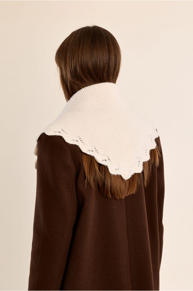 Knitted collar, openwork embroidery