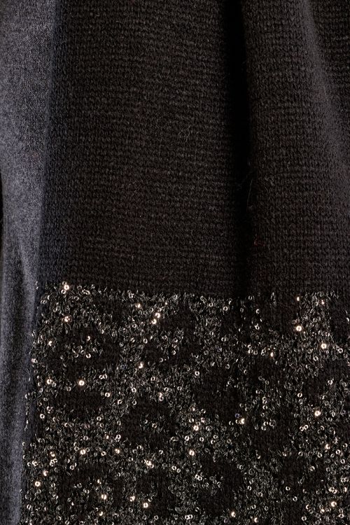 Leopard scarf, with sequins