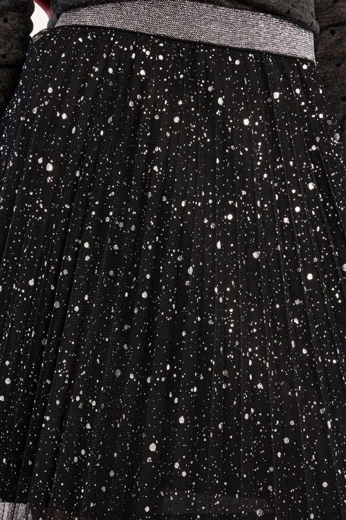 Jupe courte en tulle, détail strass