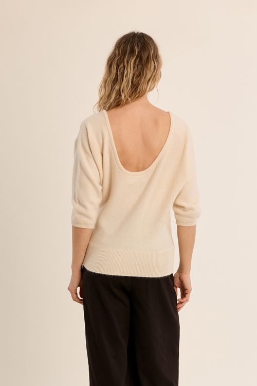 Sweater with three-quarter sleeves, open back