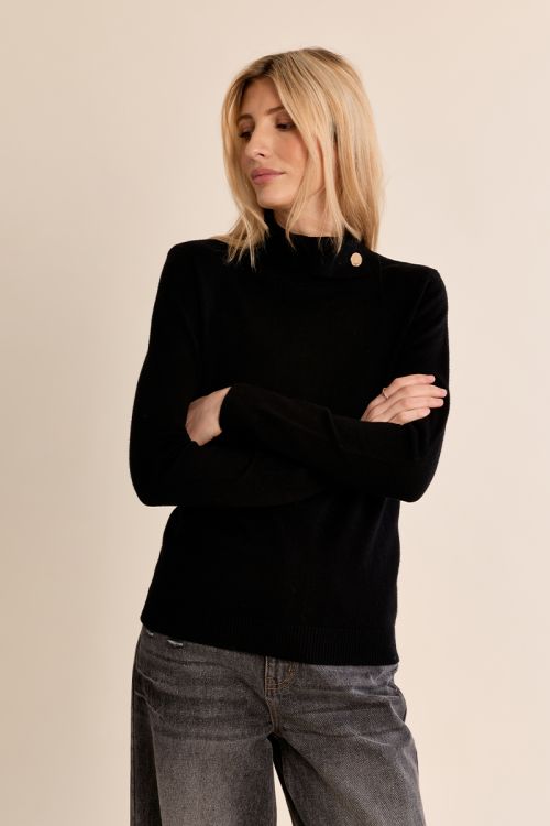 Fine knit sweater, turtleneck