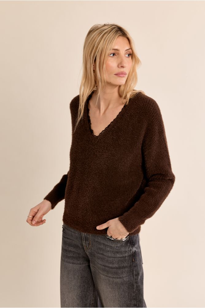 V-neck sweater, with lace
