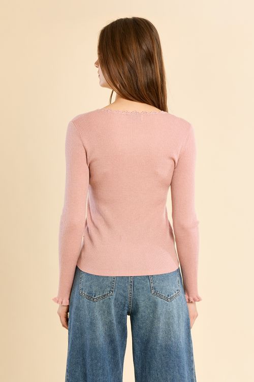 Pull en maille côtelée, col en dentelle