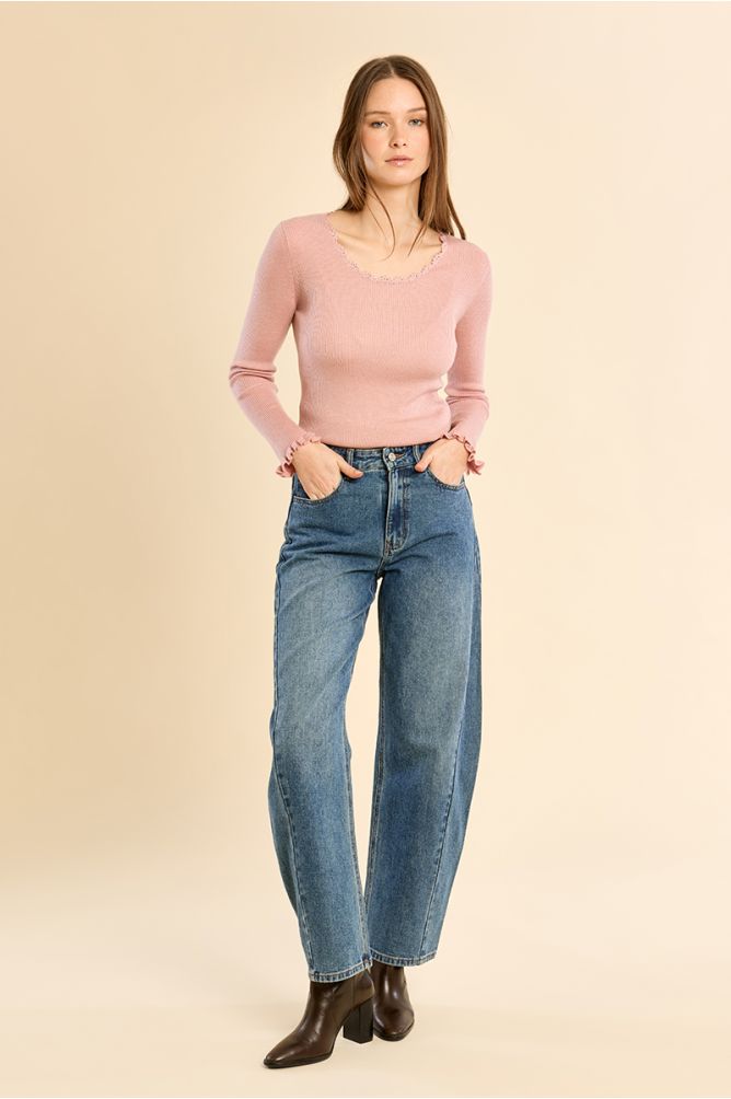 Pull en maille côtelée, col en dentelle