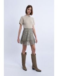 Short skirt with pattern