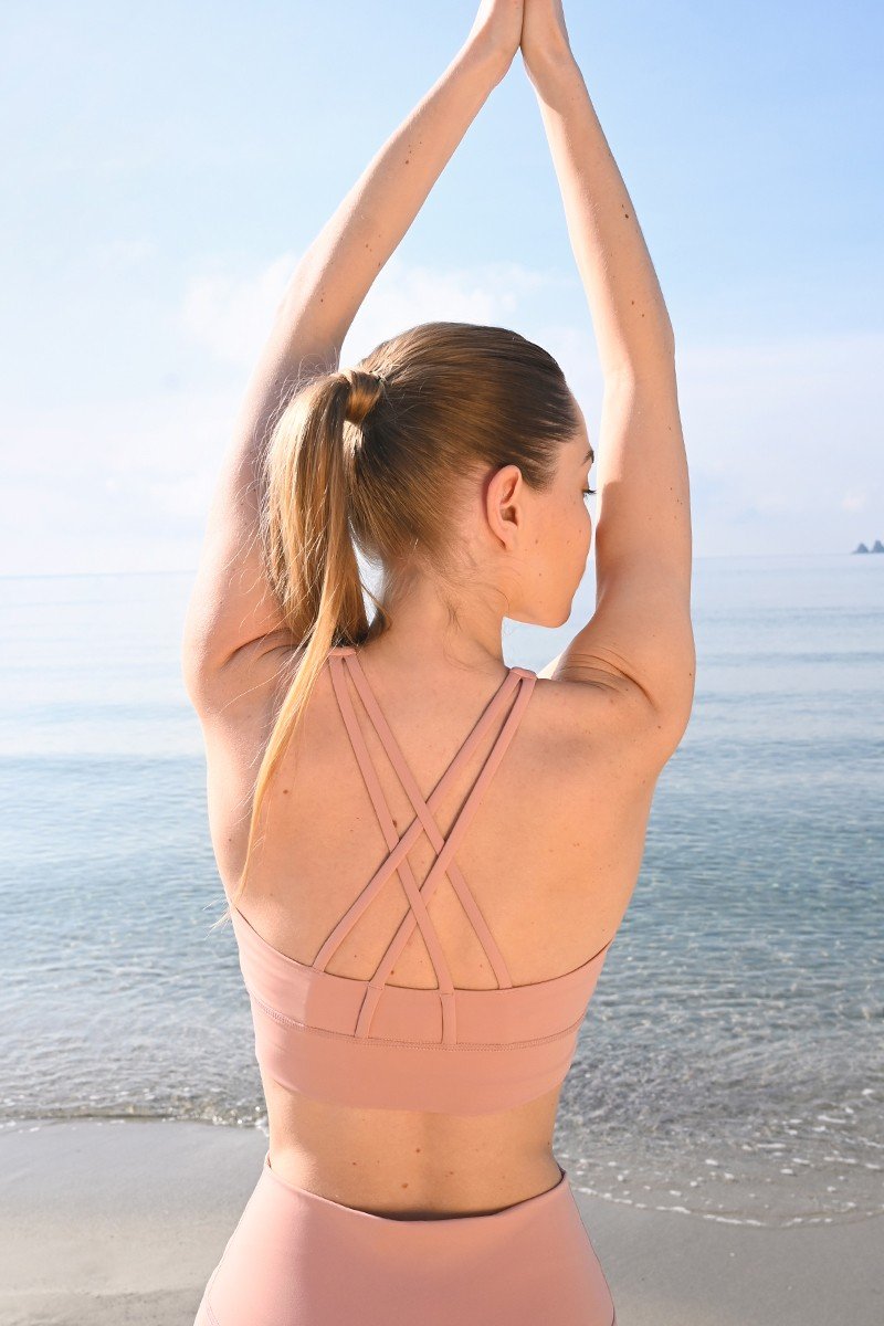 Brassière de sport, bretelles croisées