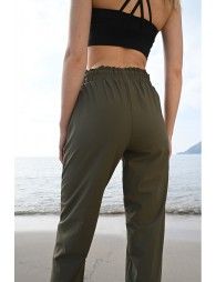 Pantalón tobillero, deportivo, con lazada