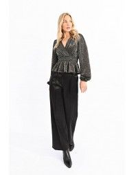 Blouse with puffy sleeves