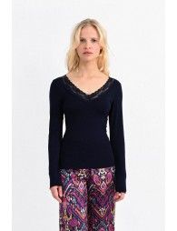 V-neck top with lace trim