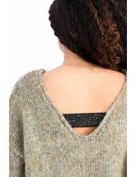 Deep V-back  jumper