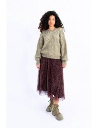 Deep V-back  jumper