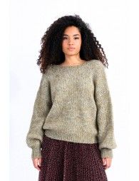 Deep V-back  jumper