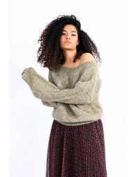 Deep V-back  jumper