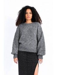 Deep V-back  jumper