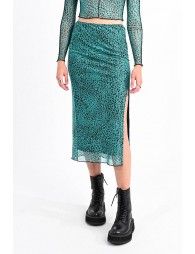 Long skirt in veil