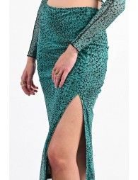 Long skirt in veil