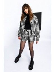 Shorts with houndstooth design