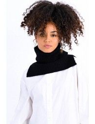 Ribbed neck warmer