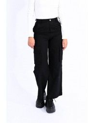 Wide cargo pants