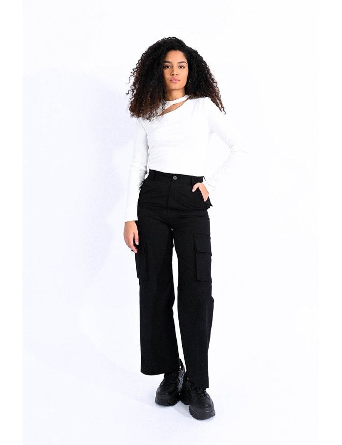 Wide cargo pants
