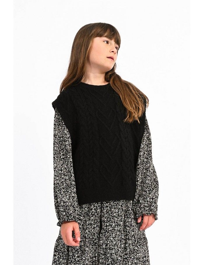 Sleeveless cable sweater